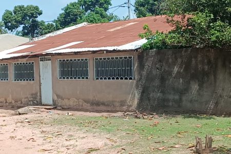 Balankine : le bâtiment dans lequel la machine est stockée en sécurité