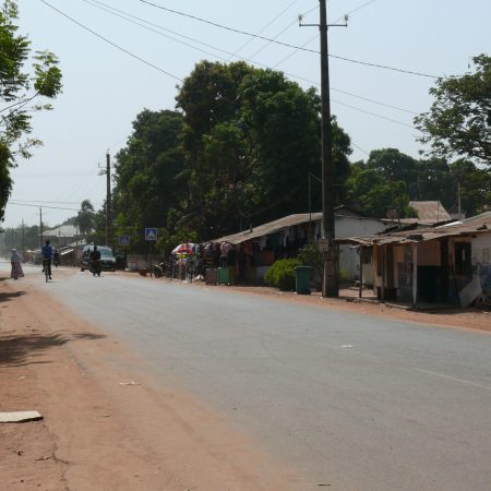 rue principale, la seule goudronnée